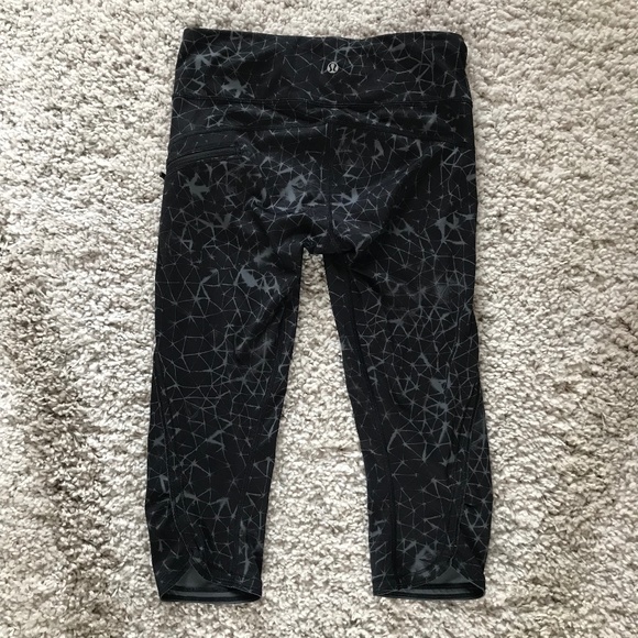 Womens Lululemon Cropped Leggings - Picture 2 of 4